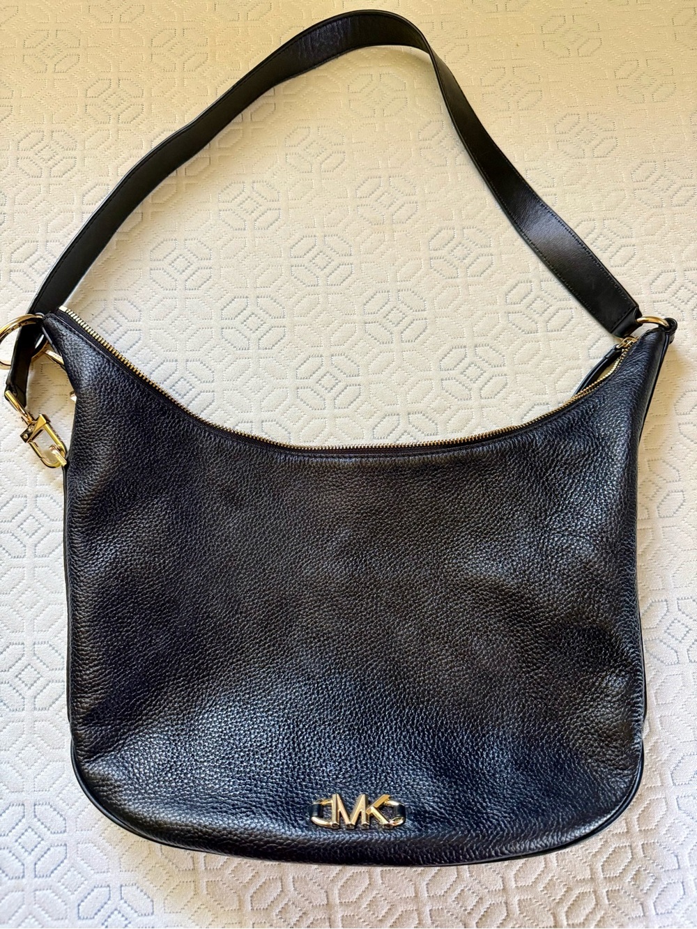 Michael Kors Junie medium Black Leather Hobo Shoulder Bag with Gold Hardware